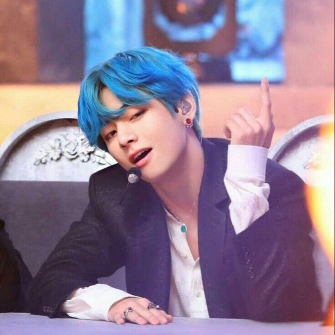 뷔 (방탄소년단)의 비하인드 컷