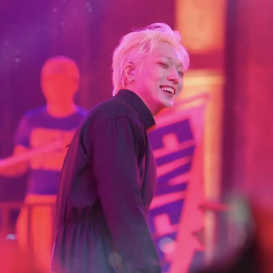 A moment captured by BOBBY (iKON)'s fan