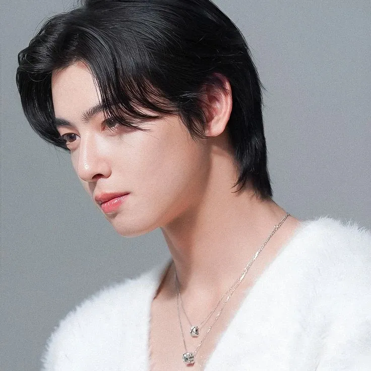 Recent activity shot of Eunwoo (ASTRO)