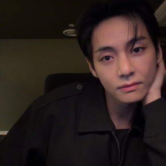 뷔 (방탄소년단)의 비하인드 컷