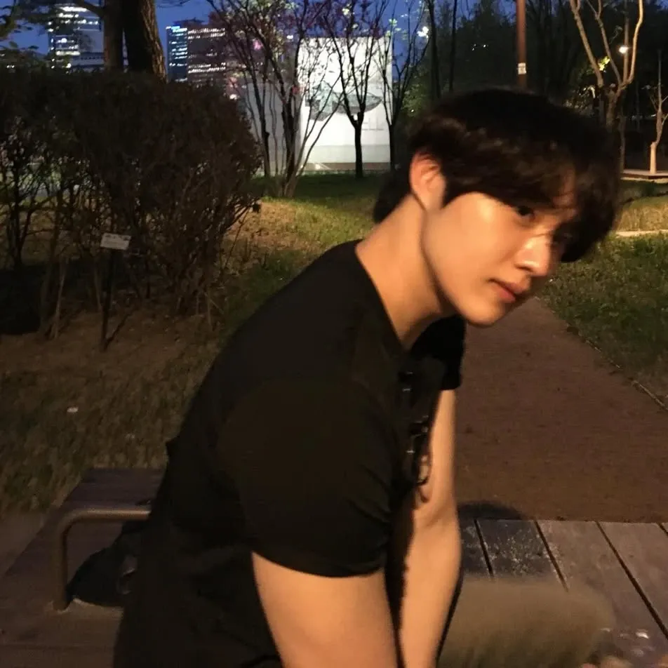 A moment captured by Hyunsuk's fan