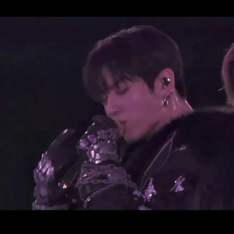 A moment captured by Jungkook (BTS)'s fan