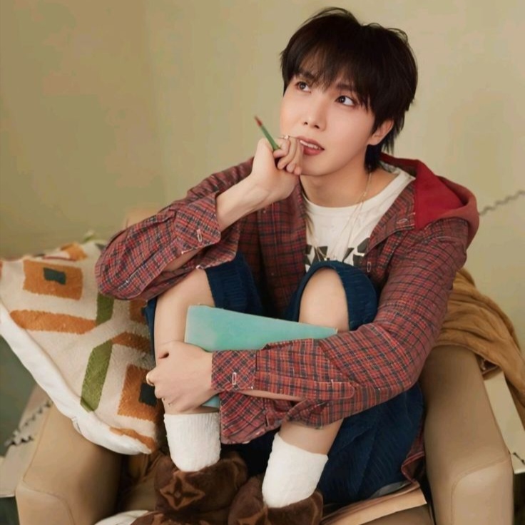 J-hope (防彈少年團)的最新照片