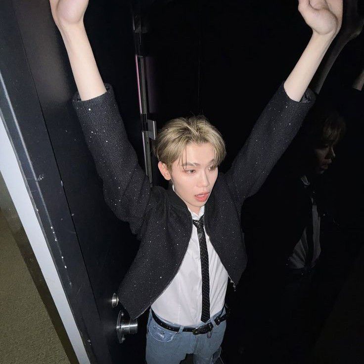 Recent activity shot of Kim Taerae (ZEROBASEONE)