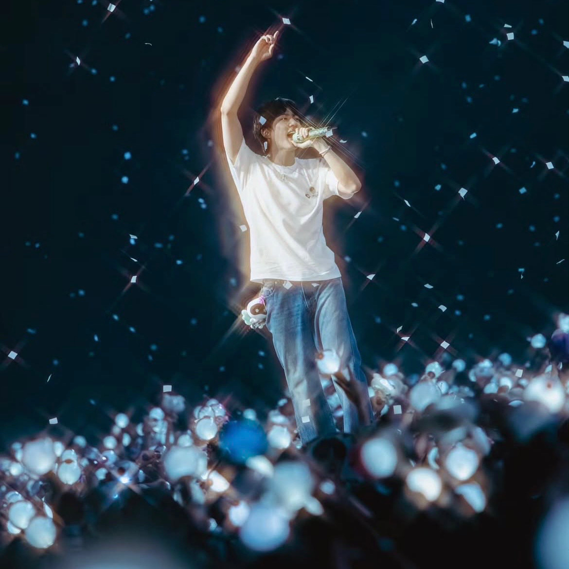 진 (방탄소년단) 최근 활동샷