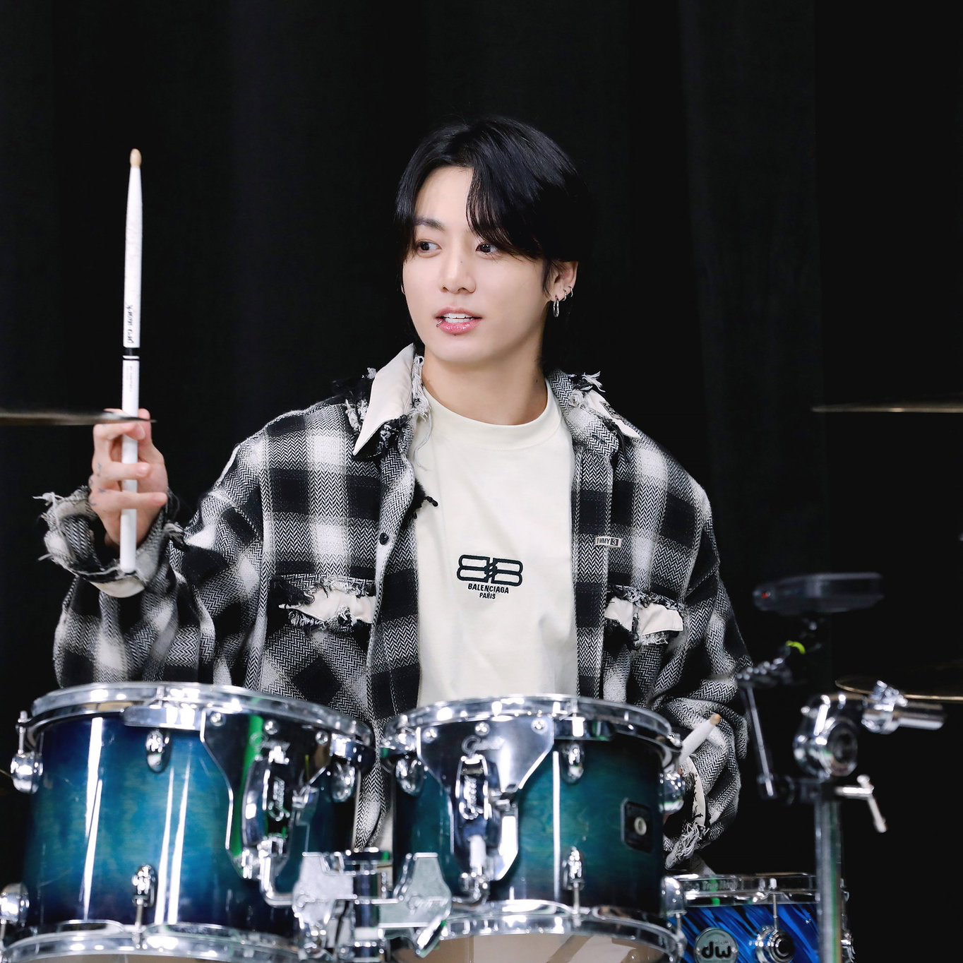 Behind-the-scenes cut of BTS