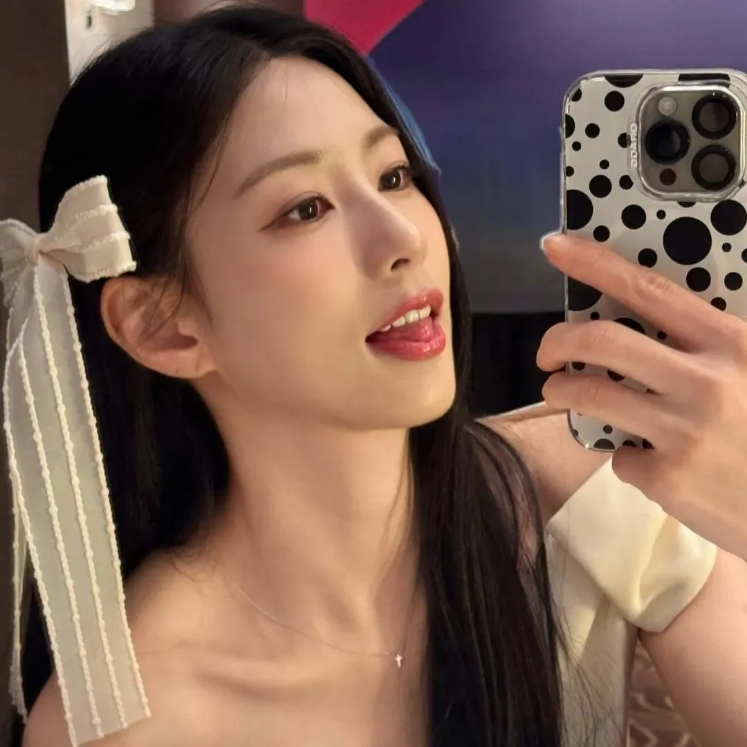 Momen yang diabadikan oleh penggemar Oh Hayoung (Apink)