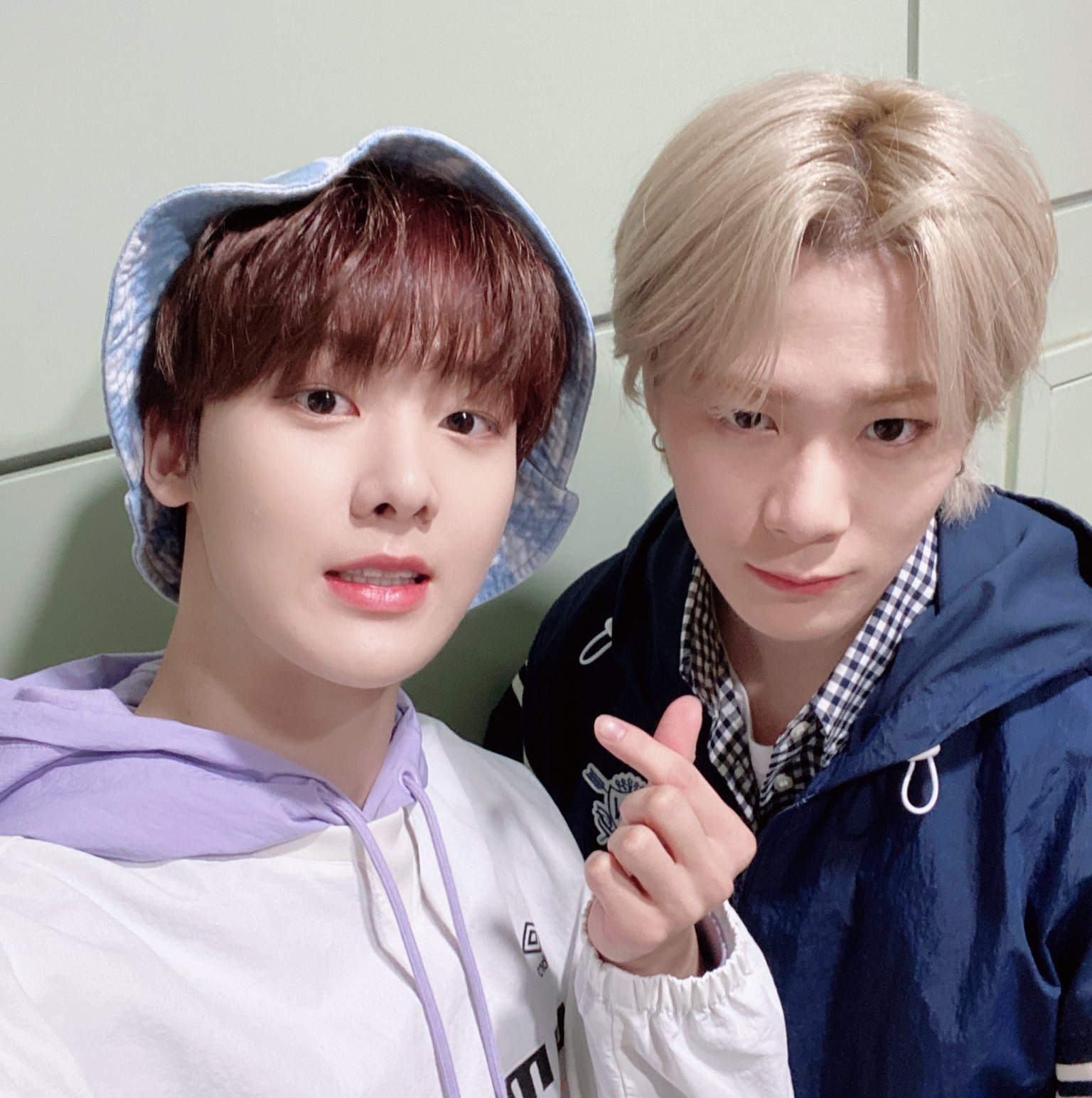 尹产贺 (ASTRO)的最新照片