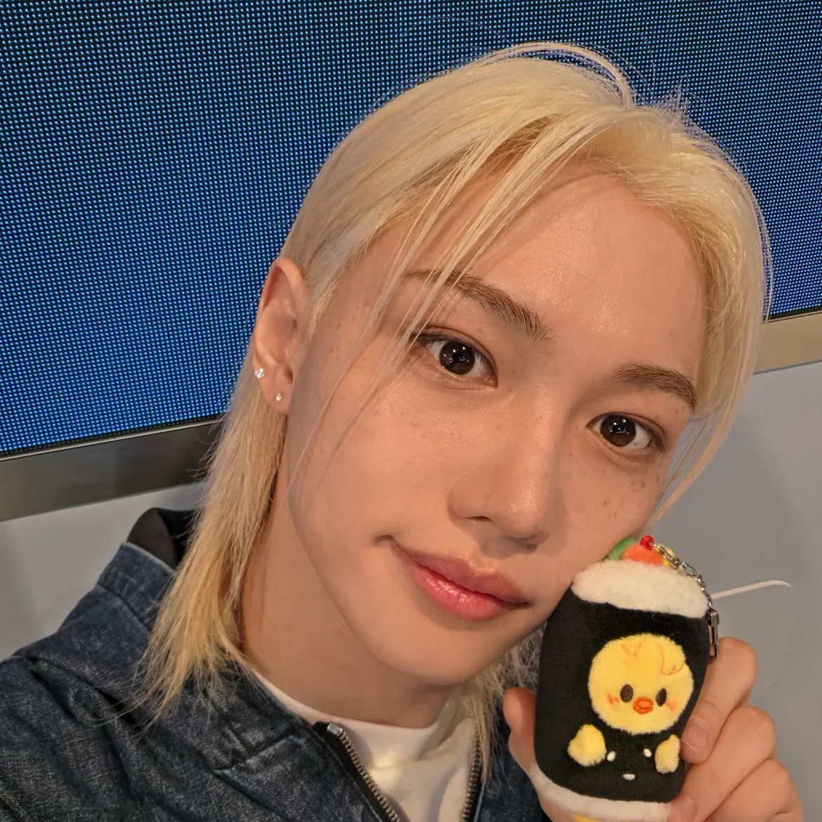 Latest photo of Felix (Stray Kids)