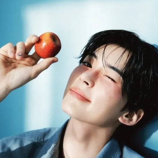 A moment captured by Sung Hanbin (ZEROBASEONE)'s fan