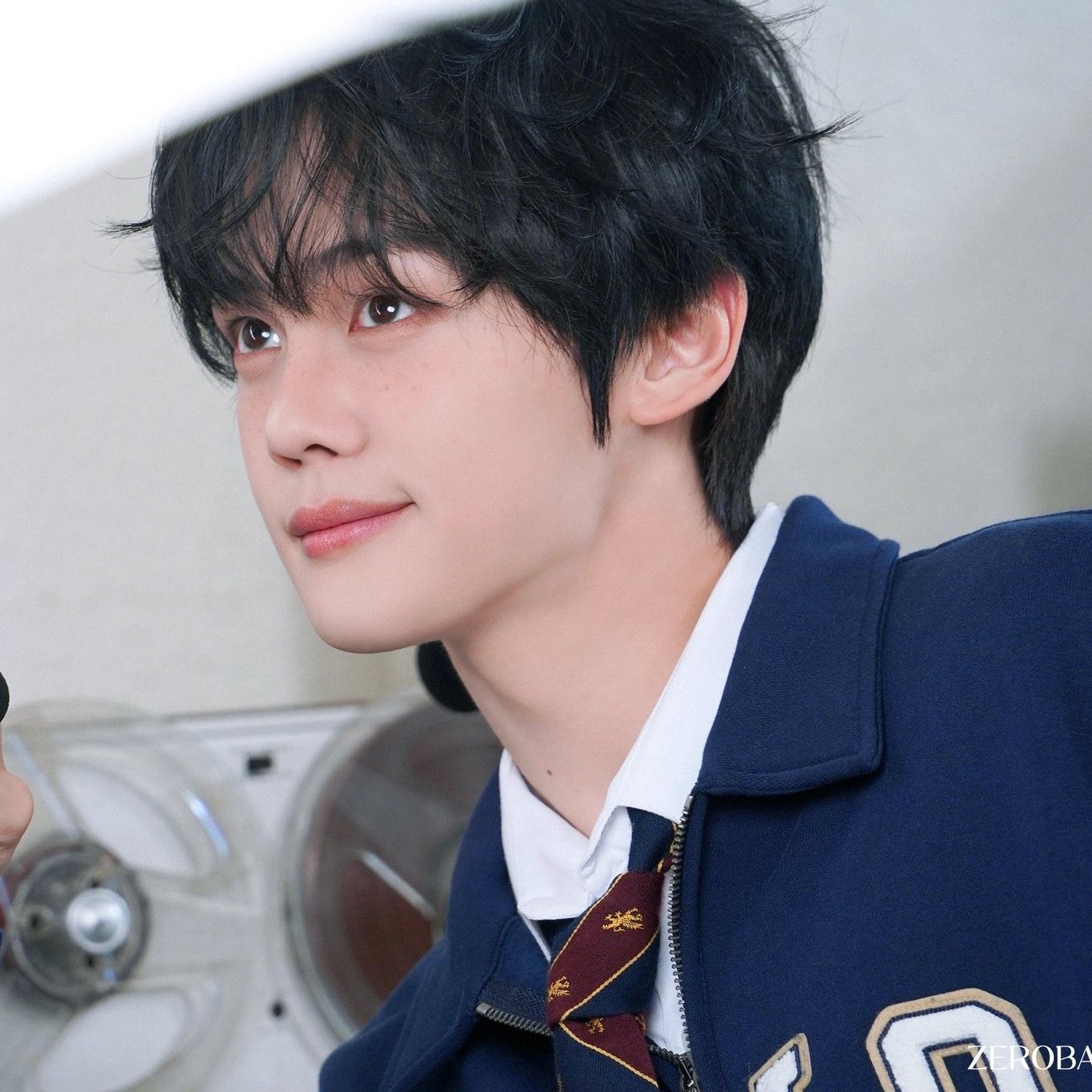 Behind-the-scenes cut of Kim Gyuvin (ZEROBASEONE)