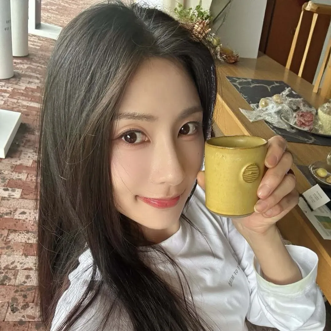 A moment captured by Oh Hayoung (Apink)'s fan