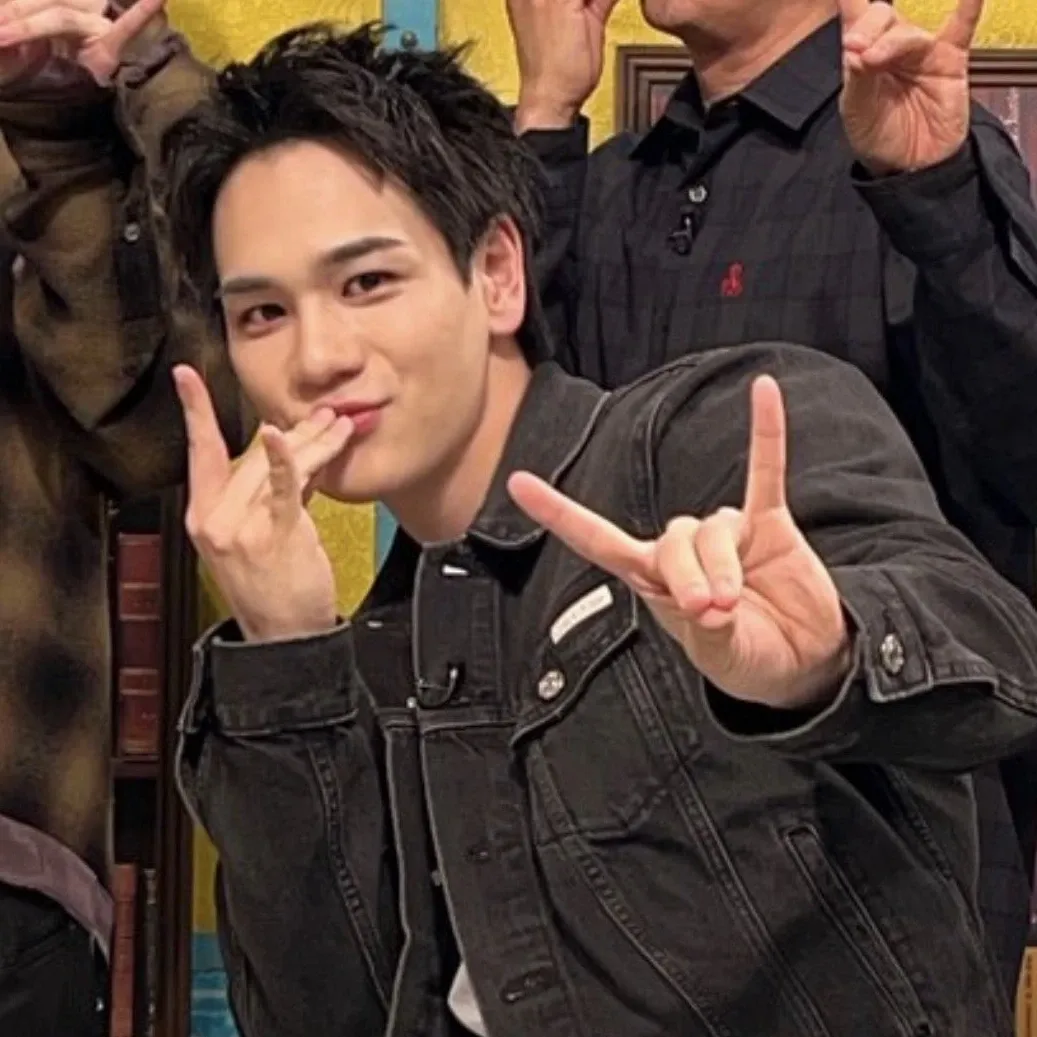 豆原一成 (JO1)的最新照片