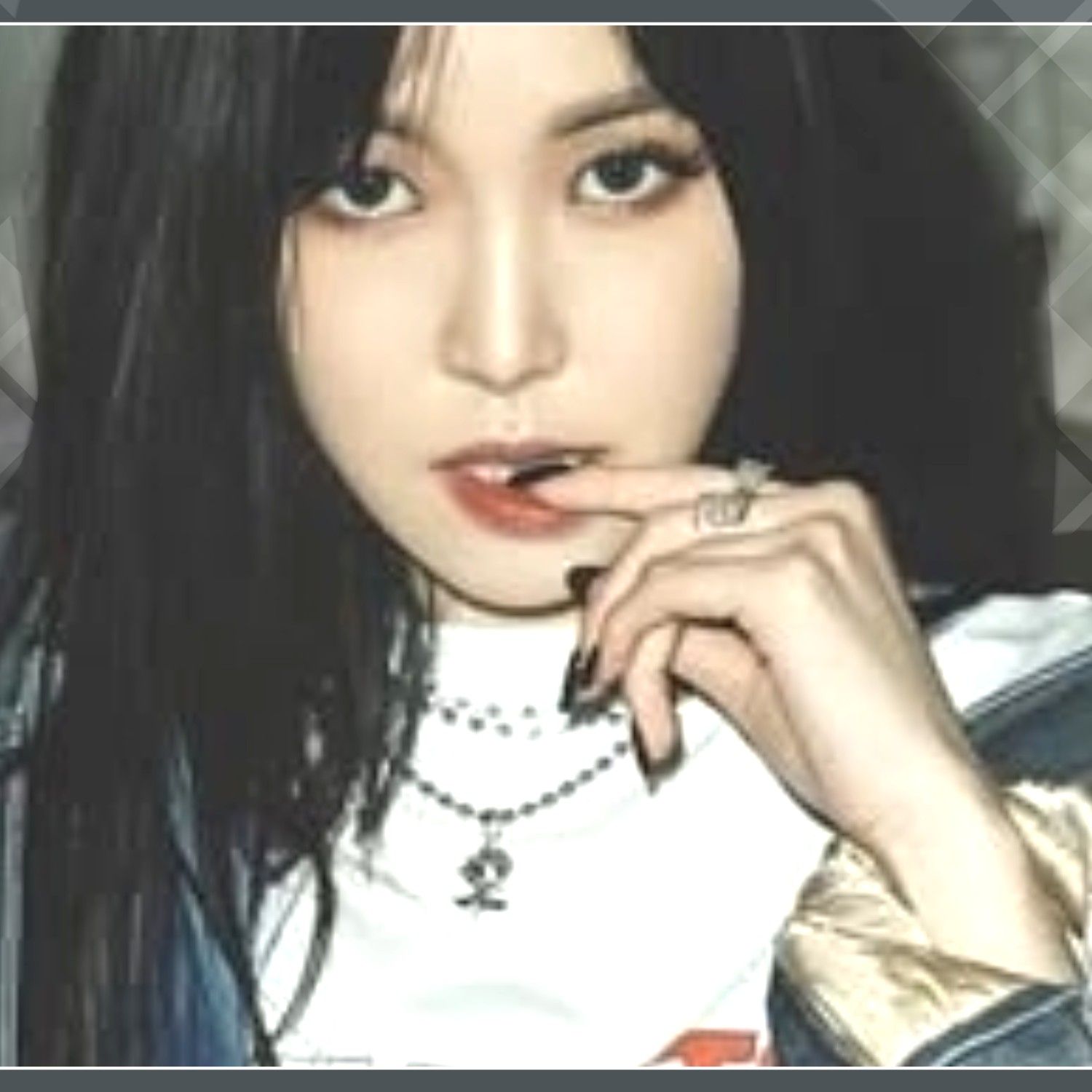 Latest photo of Yuju (GFRIEND)