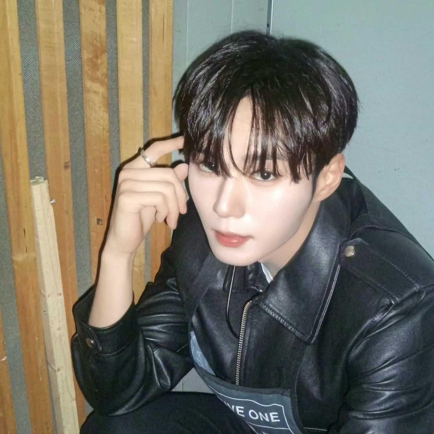 Behind-the-scenes cut of Kim Junseo (ALPHA DRIVE ONE)