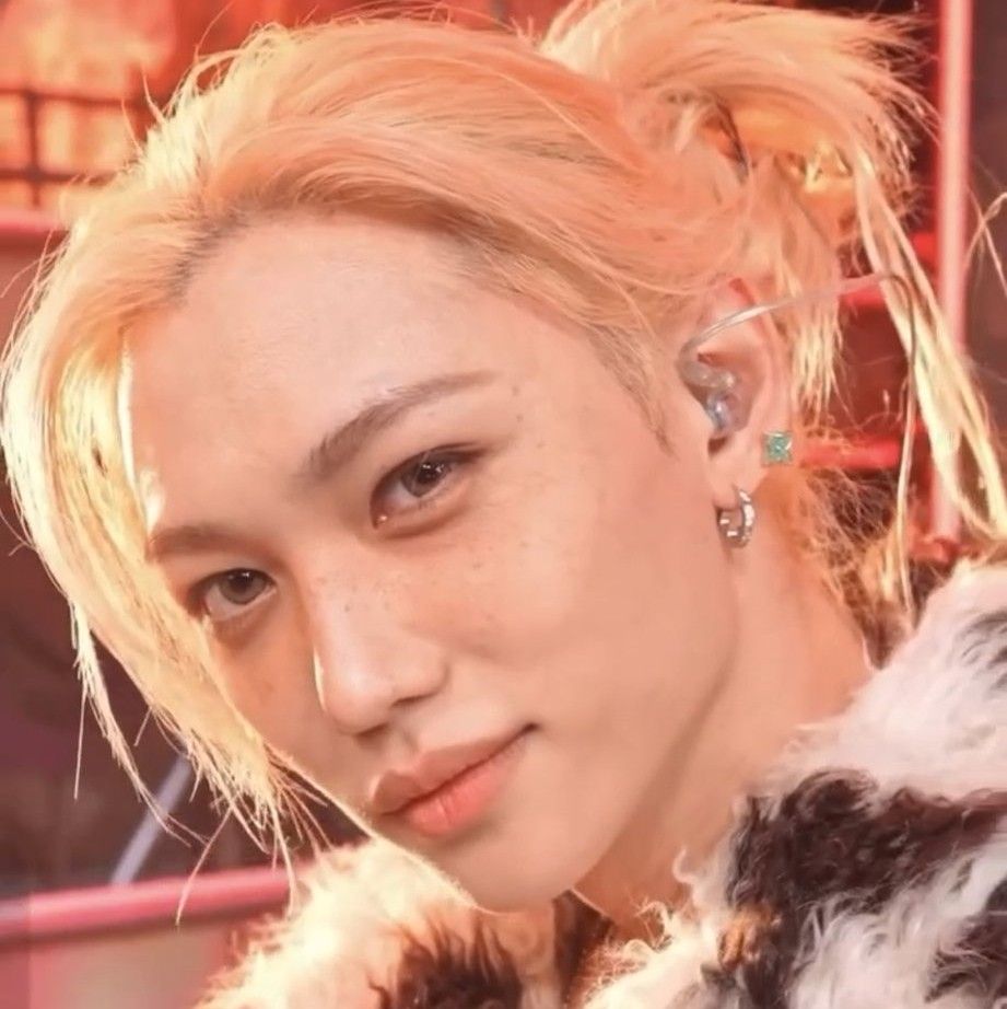 Latest photo of Felix (Stray Kids)