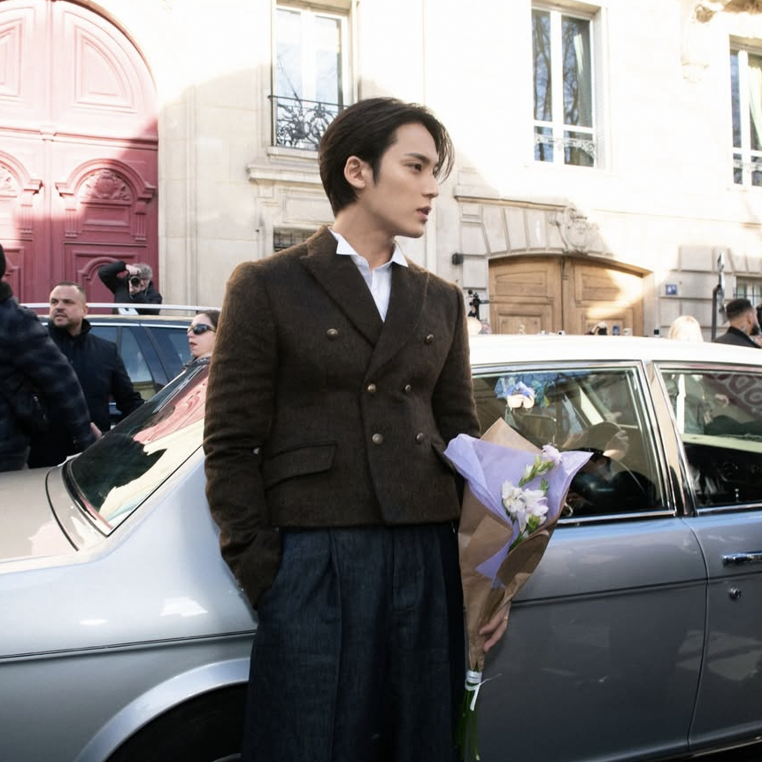 A moment captured by Mingyu (SEVENTEEN)'s fan