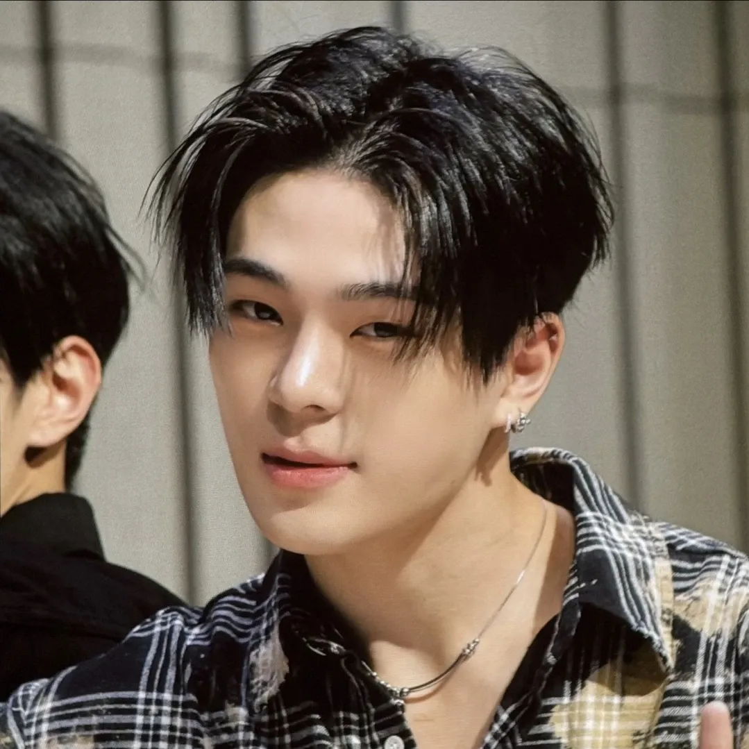 Recent activity shot of Kim Junmin (WHIB)