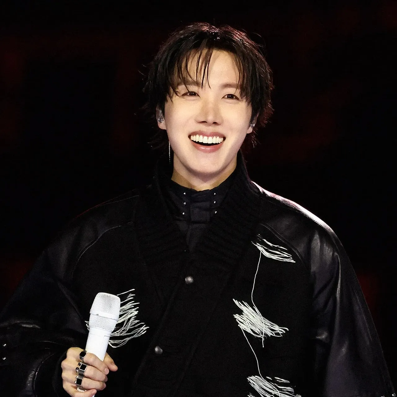 Behind-the-scenes cut of BTS