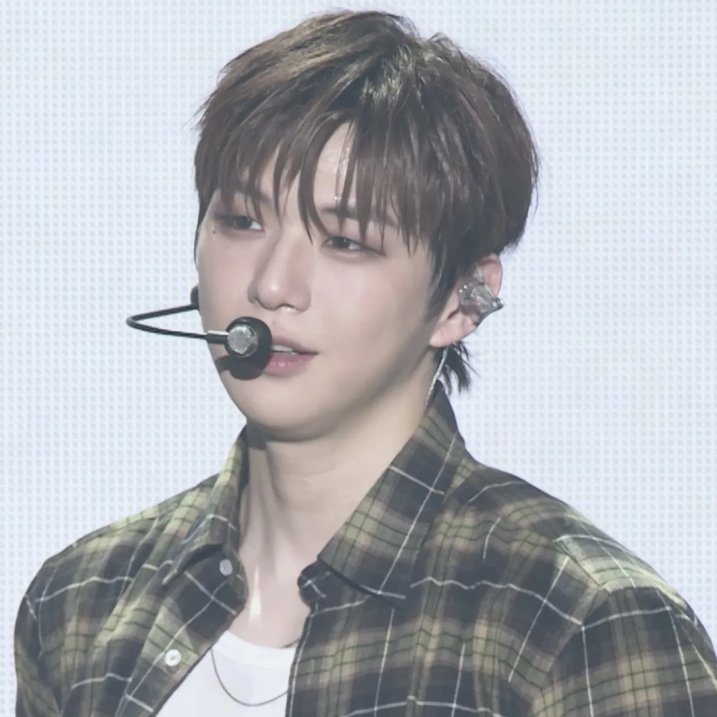 Behind-the-scenes cut of Kang Daniel
