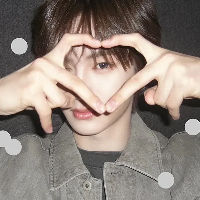 A moment captured by Zhou Anxin (ALPHA DRIVE ONE)'s fan