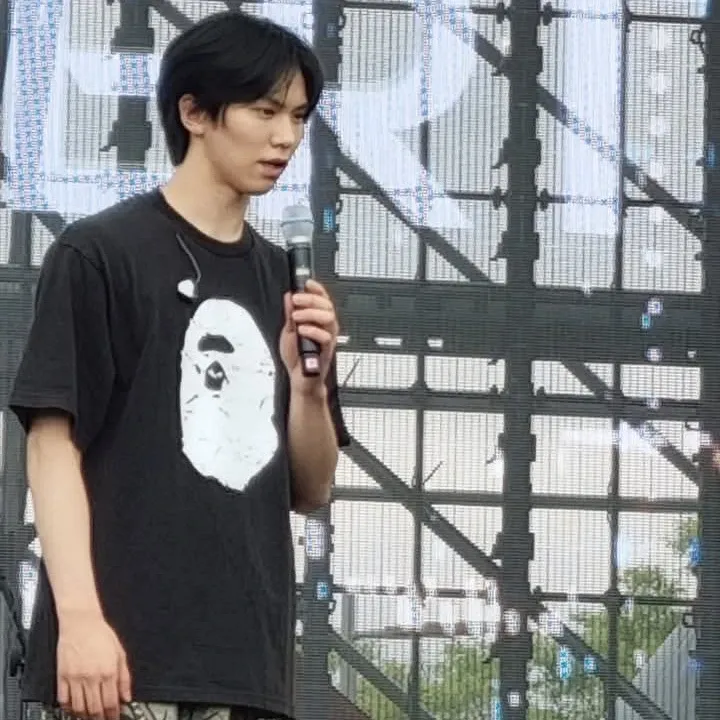 A moment captured by Rocky's fan