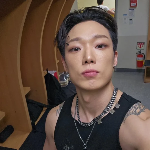 捕捉到BOBBY (iKON)魅力的代表照片