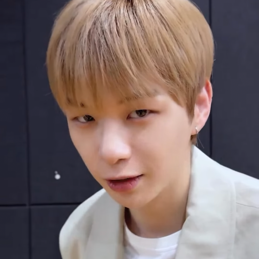 姜丹尼尔的最新照片