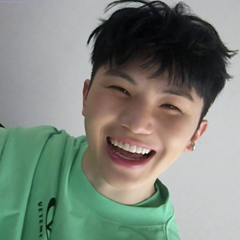 ウジ (SEVENTEEN)の最近の活動写真