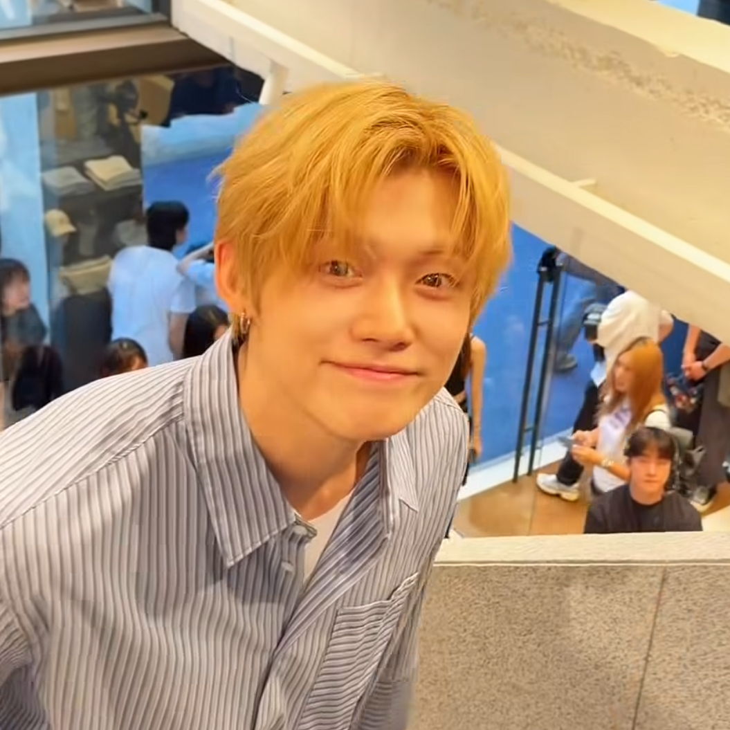 Foto terbaru Yeonjun (TOMORROW X TOGETHER)