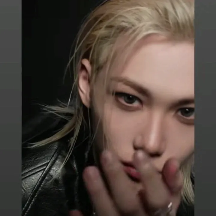 Behind-the-scenes cut of Felix (Stray Kids)