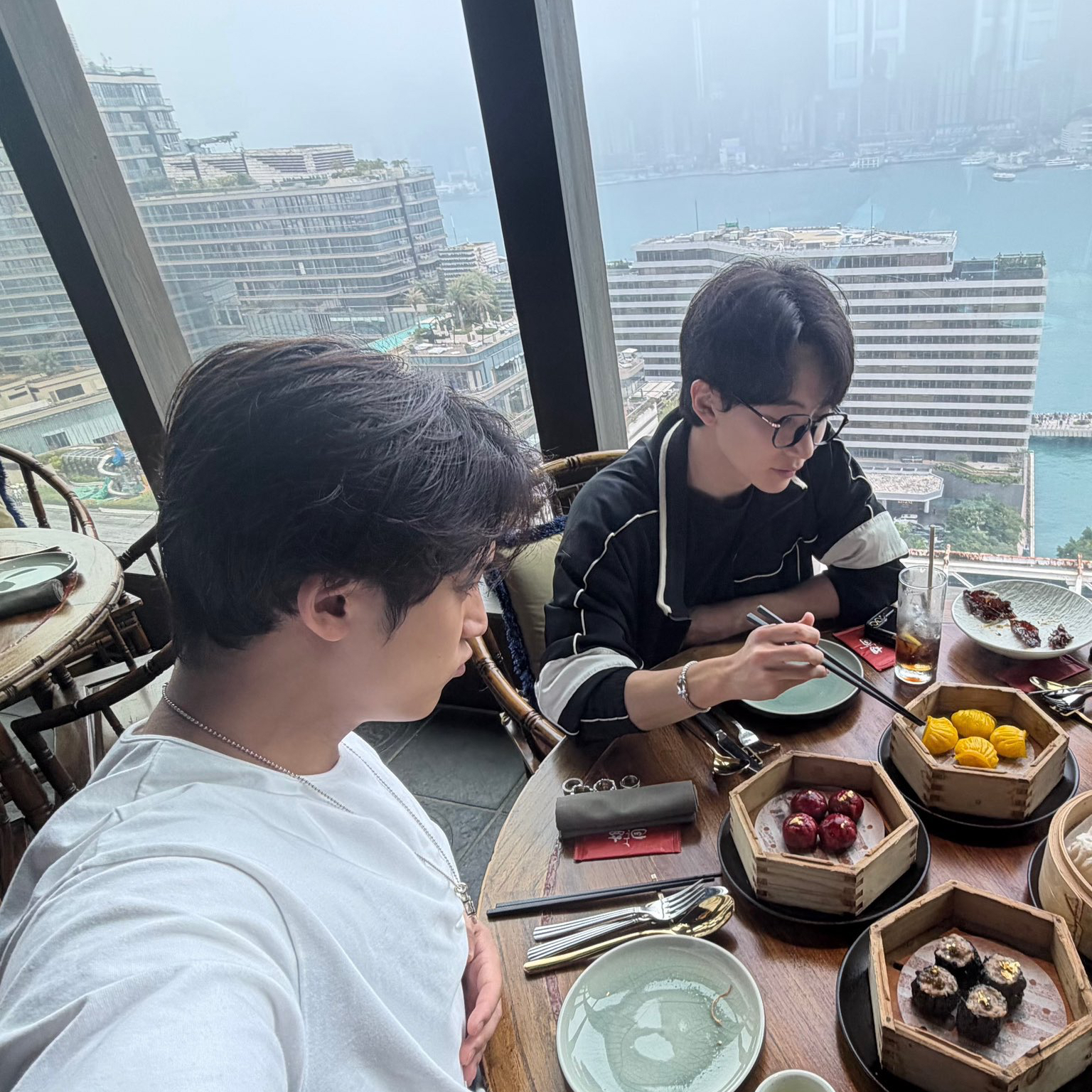 Recent activity shot of Jeonghan (SEVENTEEN)