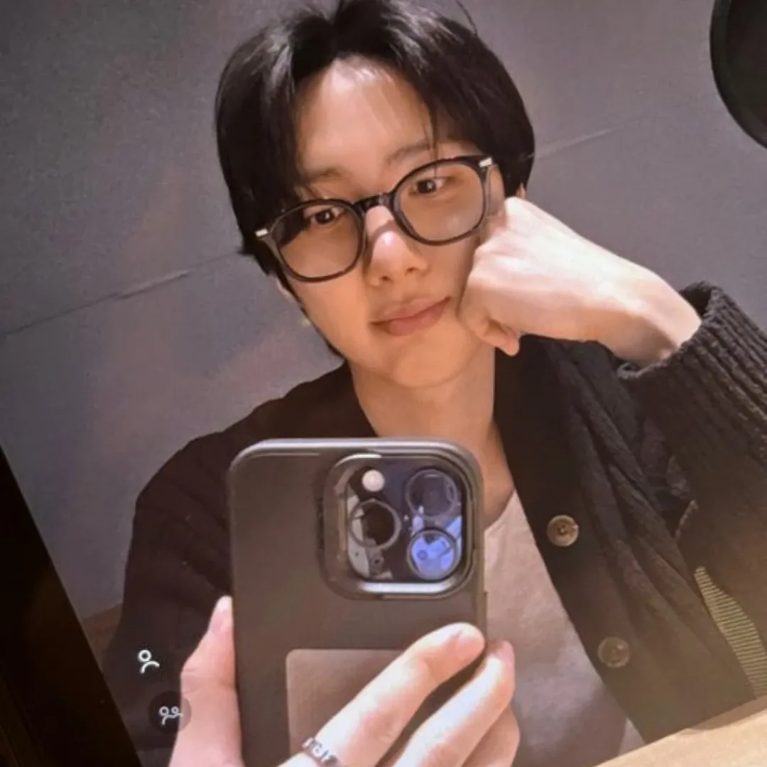 Behind-the-scenes cut of Hui (PENTAGON)