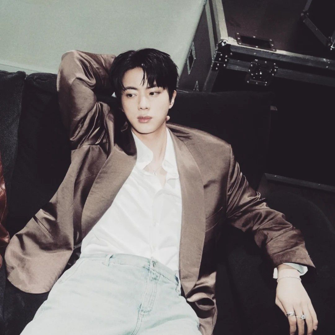 Momen yang diabadikan oleh penggemar Jin (BTS)