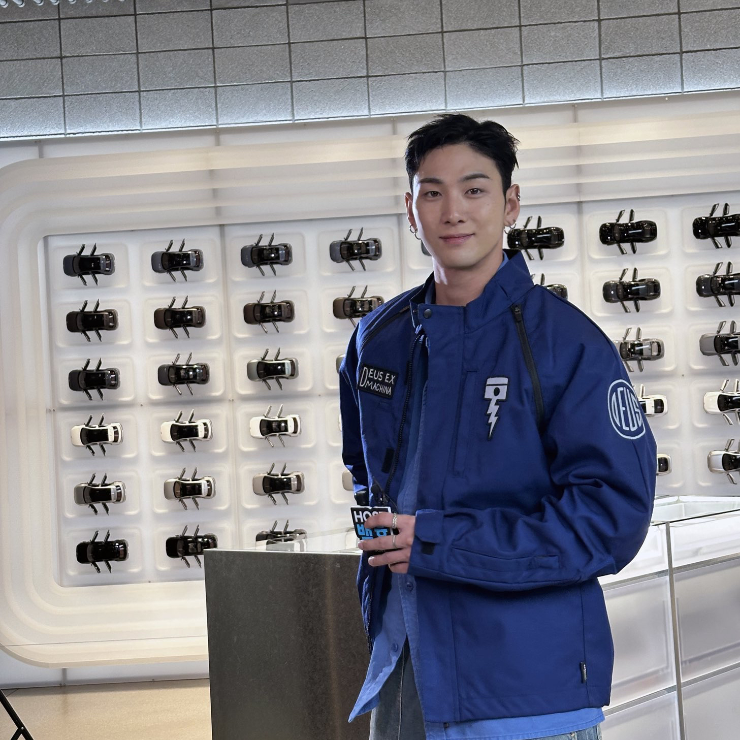 Behind-the-scenes cut of Baekho