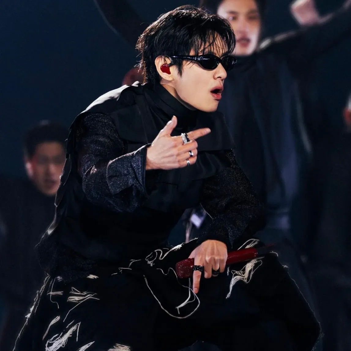 Recent activity shot of V (BTS)