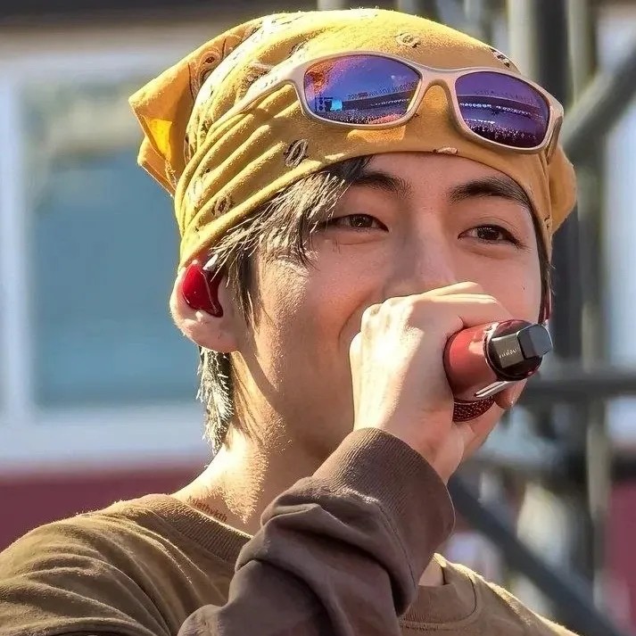 Momen yang diabadikan oleh penggemar V (BTS)