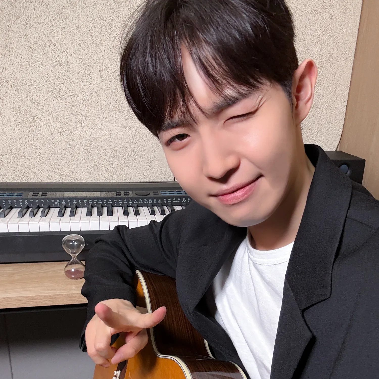 Behind-the-scenes cut of Kim Jaehwan