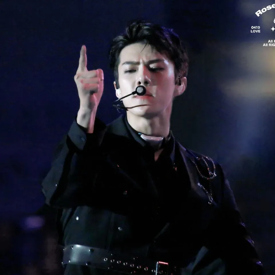 A moment captured by Sehun (EXO)'s fan