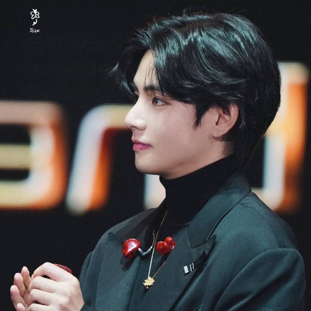 V (BTS)の舞台裏ショット