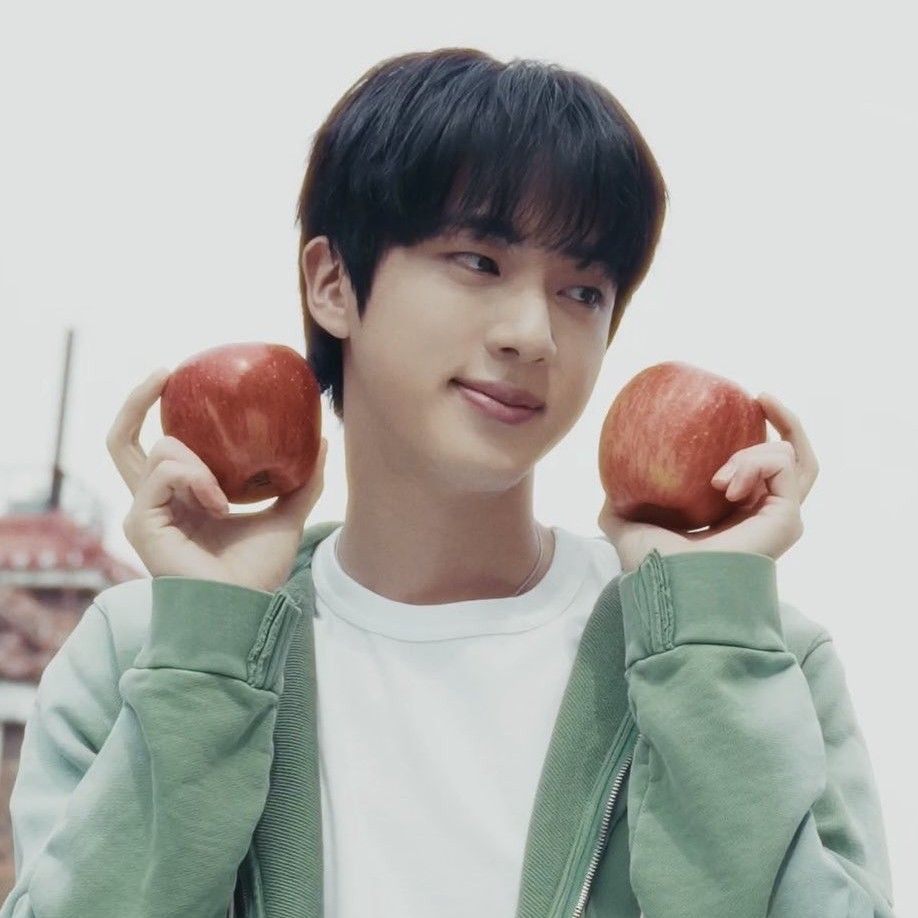 Foto aktivitas terbaru Jin (BTS)