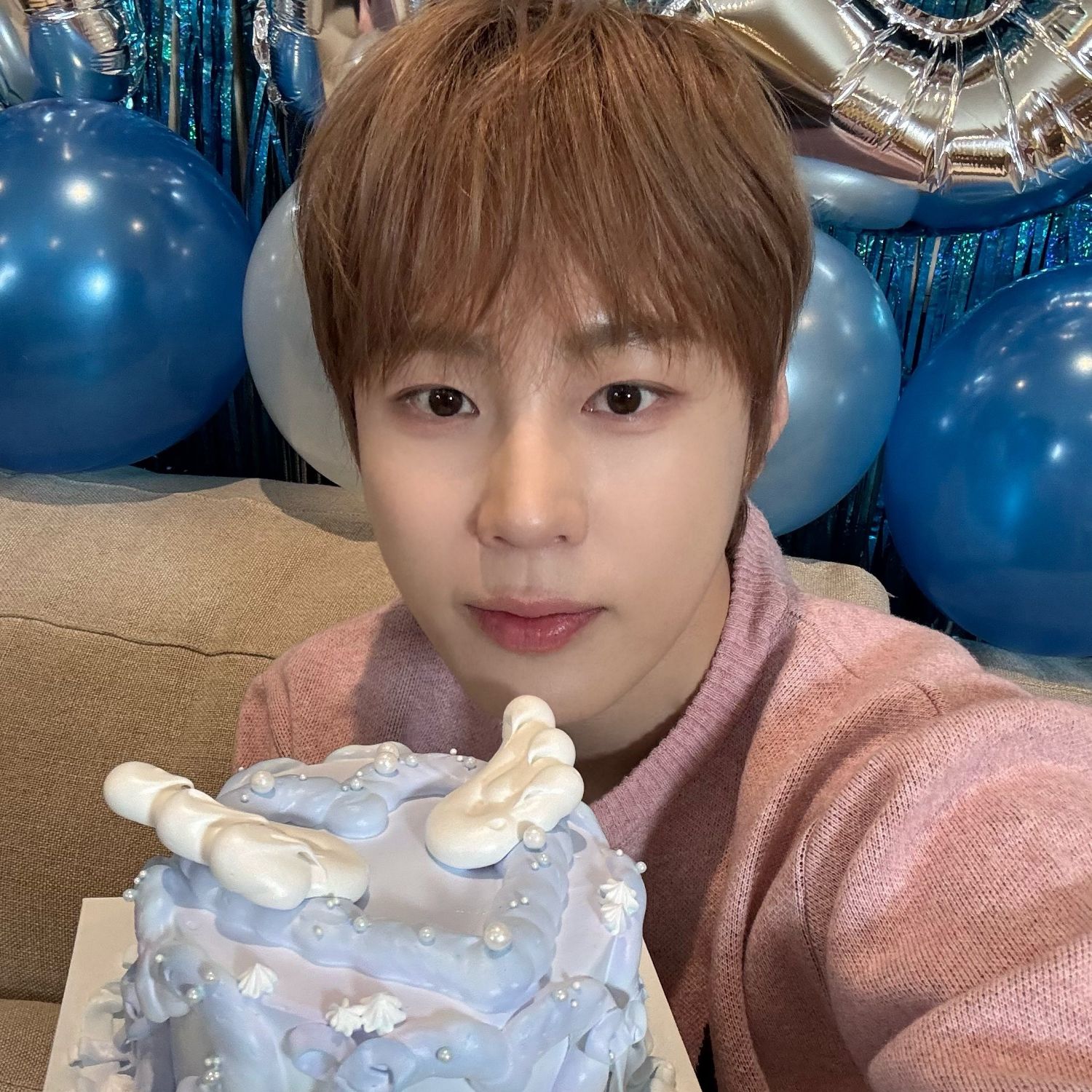 Behind-the-scenes cut of Ha Sungwoon