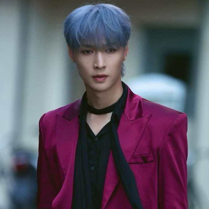 Recent activity shot of Lay (EXO)