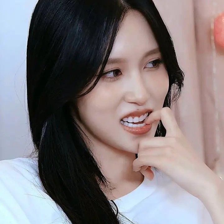 Latest photo of Mina (TWICE)