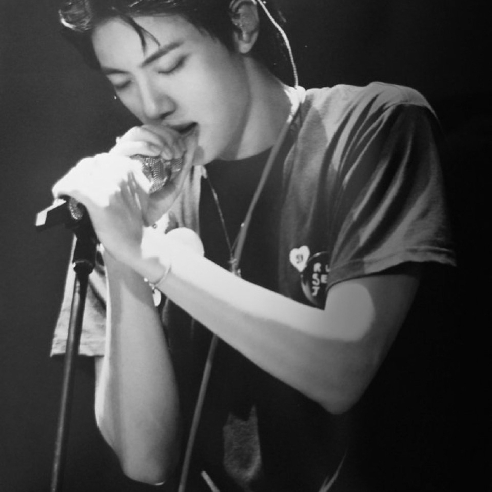 진 (방탄소년단) 최근 활동샷