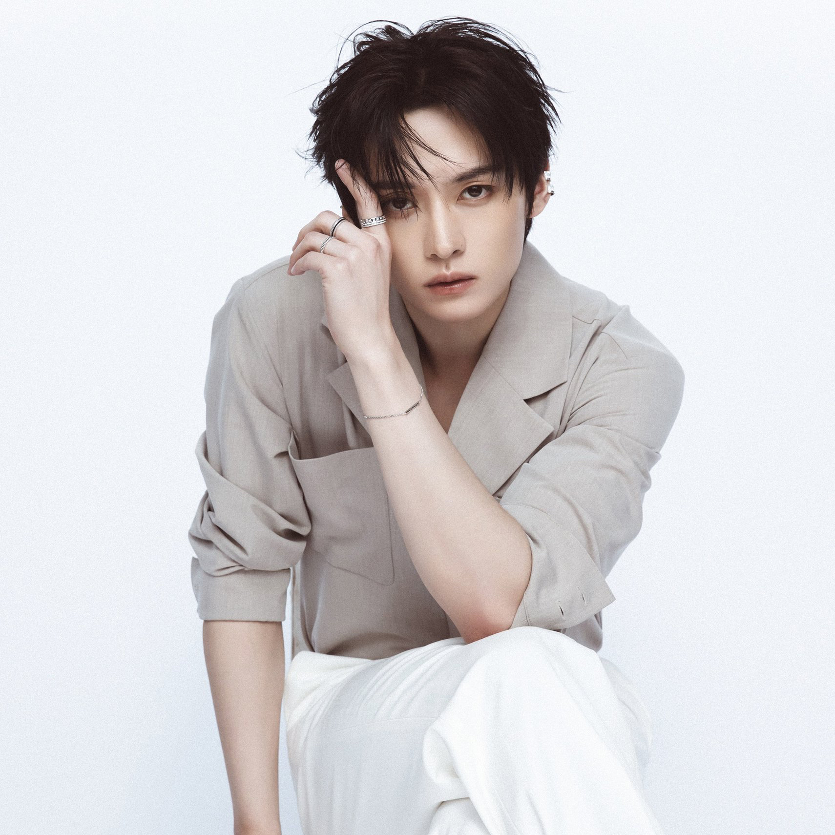 Latest photo of Lee Know (Stray Kids)