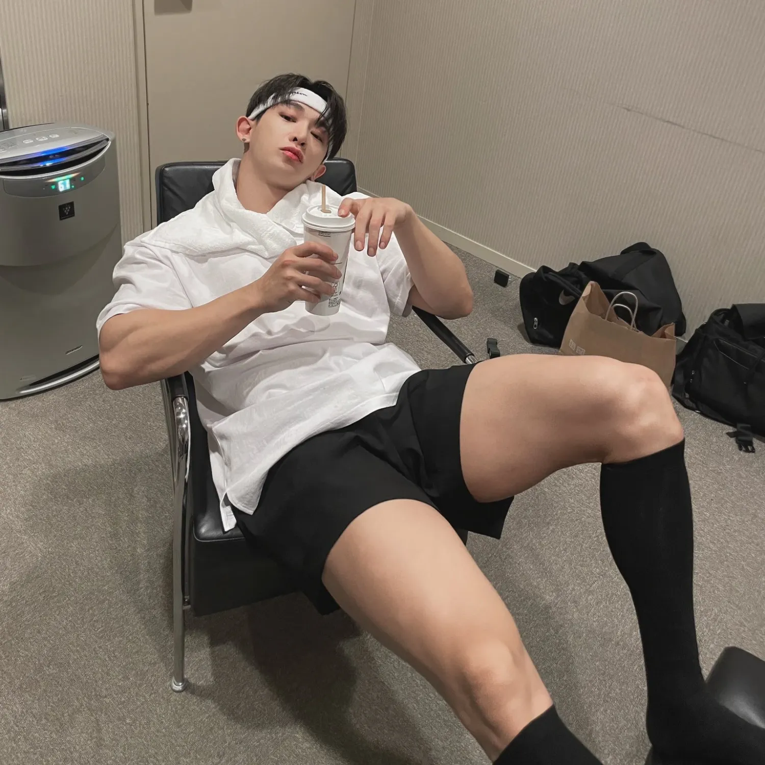 Behind-the-scenes cut of Wonho