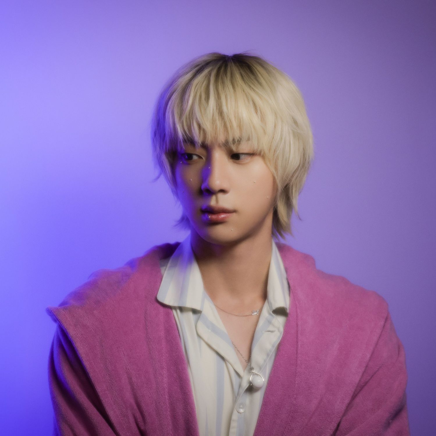 Behind-the-scenes cut of Jin (BTS)