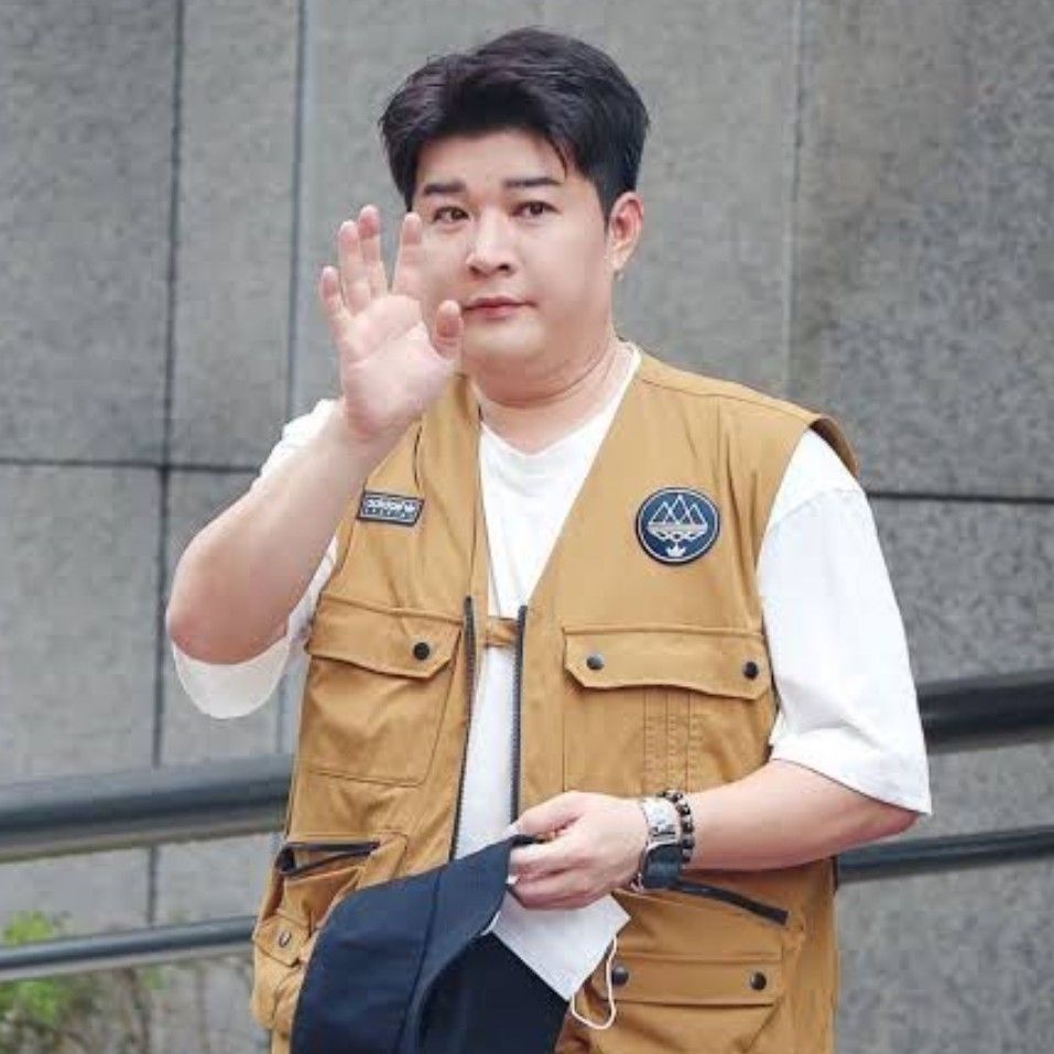 A moment captured by Shindong (Super Junior)'s fan