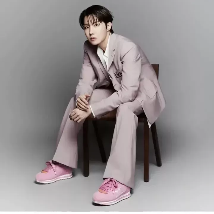 J-hope (防彈少年團)的幕後花絮